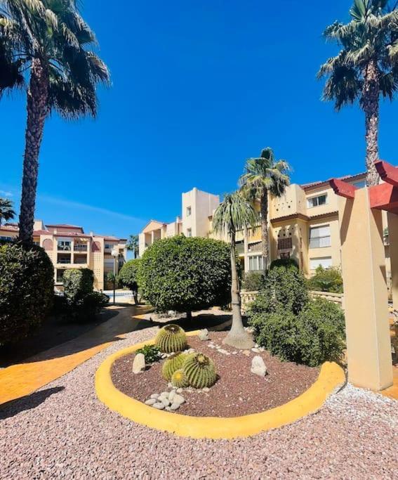 Beautiful 1 Bedroom Apartment In Albir 알비르 외부 사진