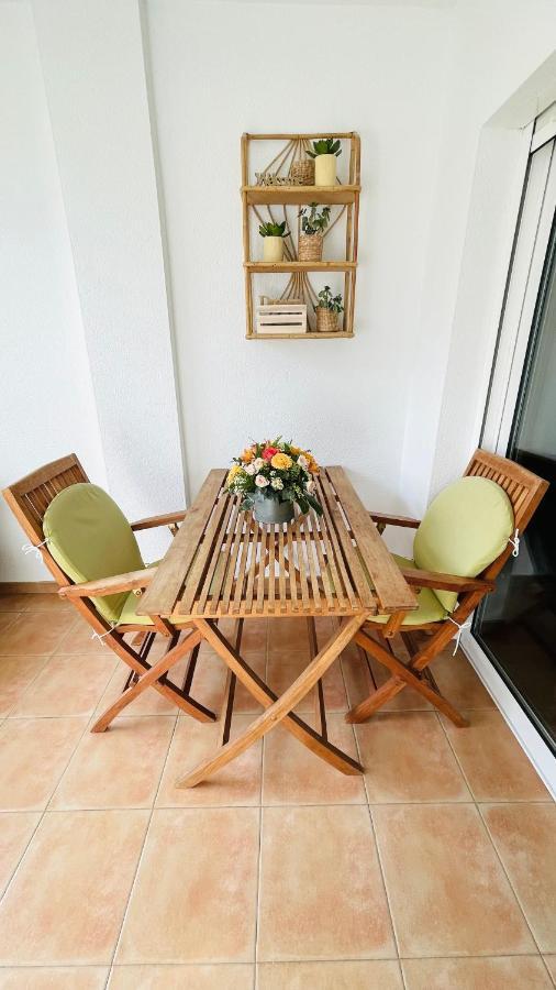 Beautiful 1 Bedroom Apartment In Albir 알비르 외부 사진