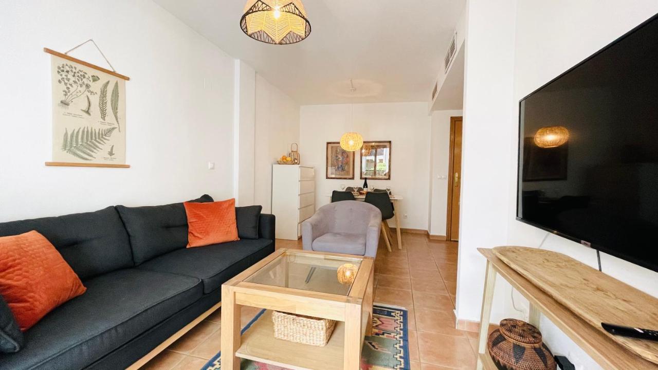 Beautiful 1 Bedroom Apartment In Albir 알비르 외부 사진