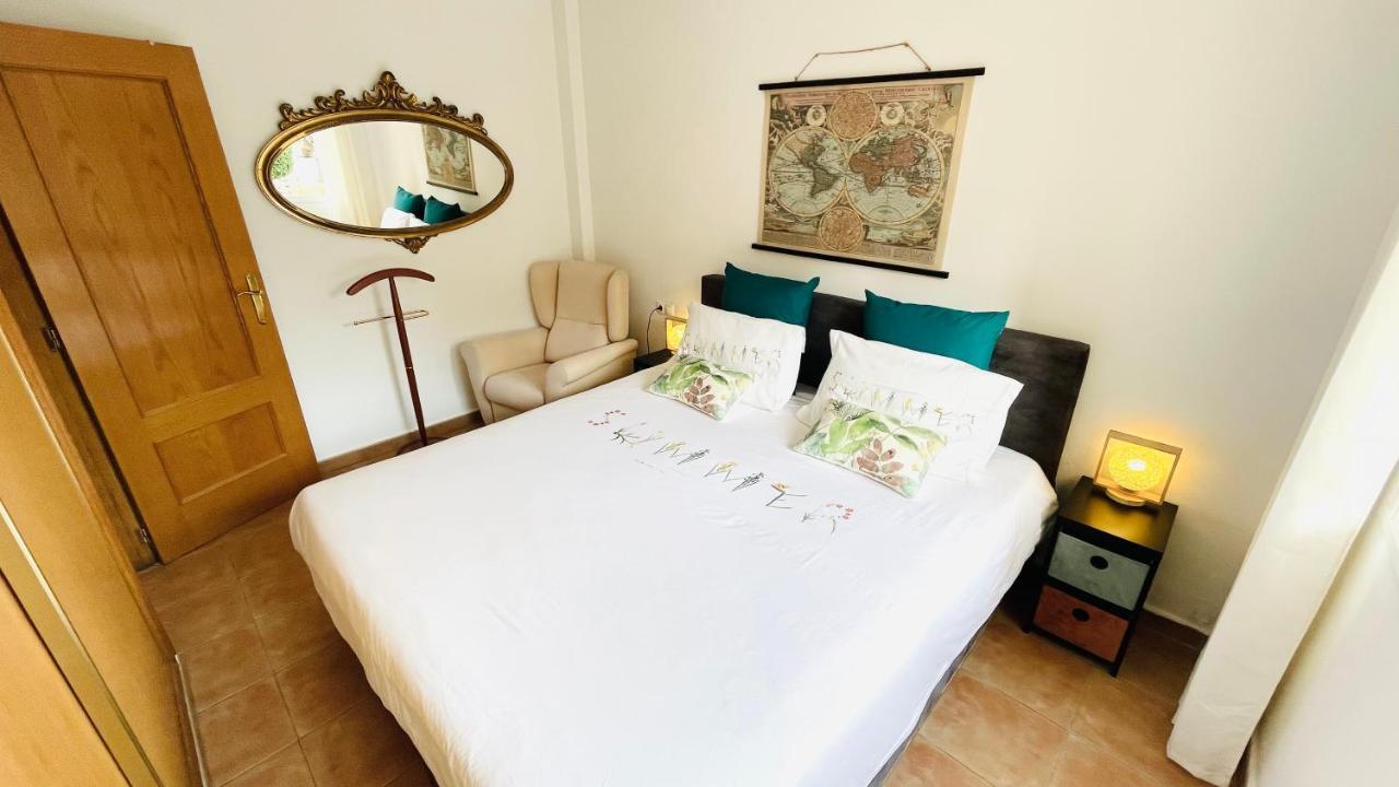 Beautiful 1 Bedroom Apartment In Albir 알비르 외부 사진