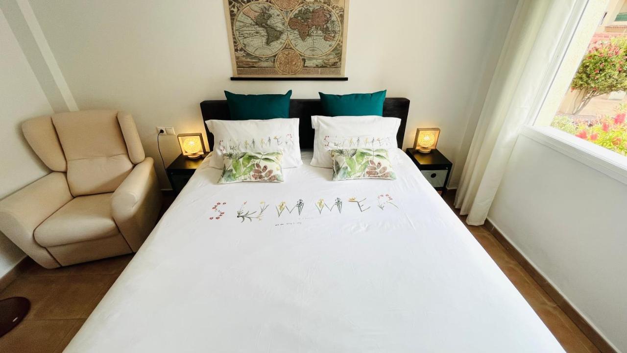 Beautiful 1 Bedroom Apartment In Albir 알비르 외부 사진